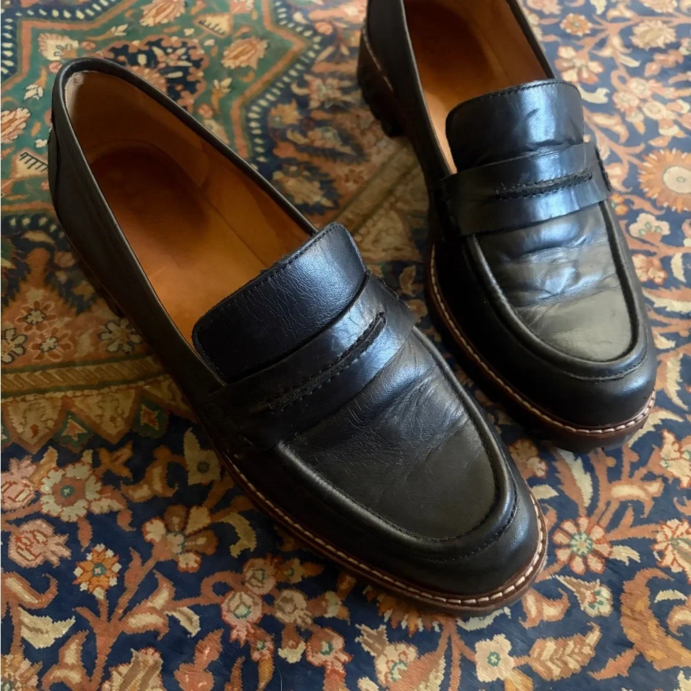 Like new Madewell size 8.5 black leather penny loafers. - Picture 3 of 11